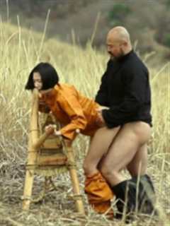 搬家的第一天40多岁的大姐